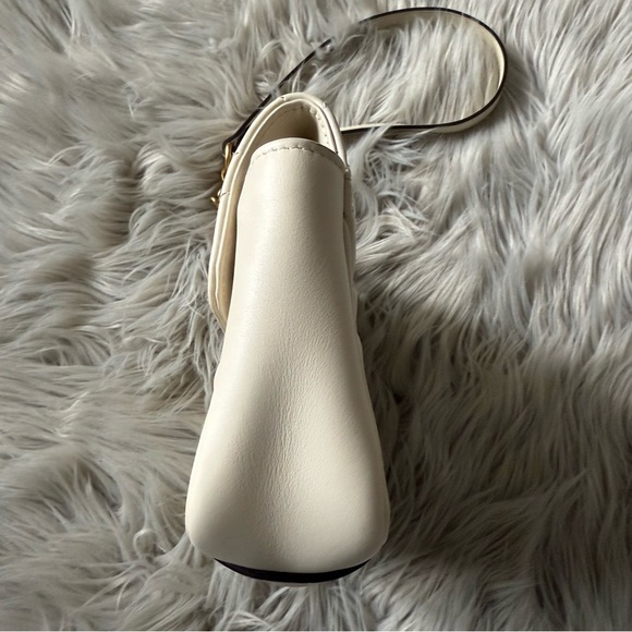 GUCCI Small Marmont Small Shoulder Bag - Picture 7 of 17